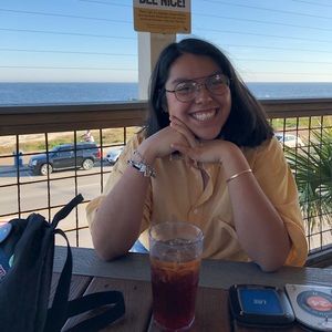 Meet your Posher, Leslie